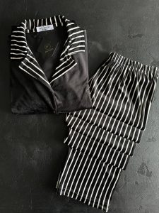 zeus-siyah-cizgili-kadife