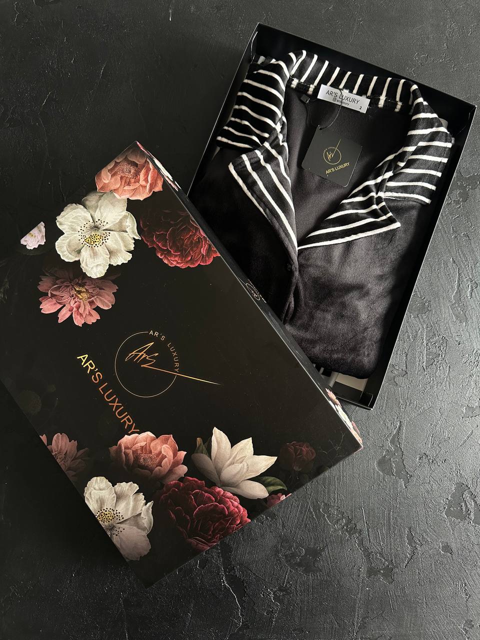 zeus-siyah-cizgili-kadife-3